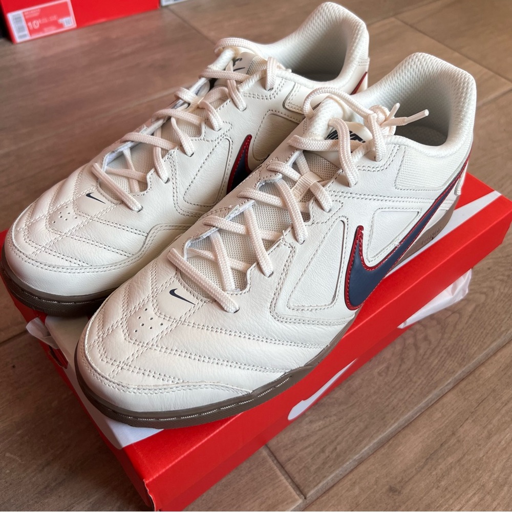 Nike Gato